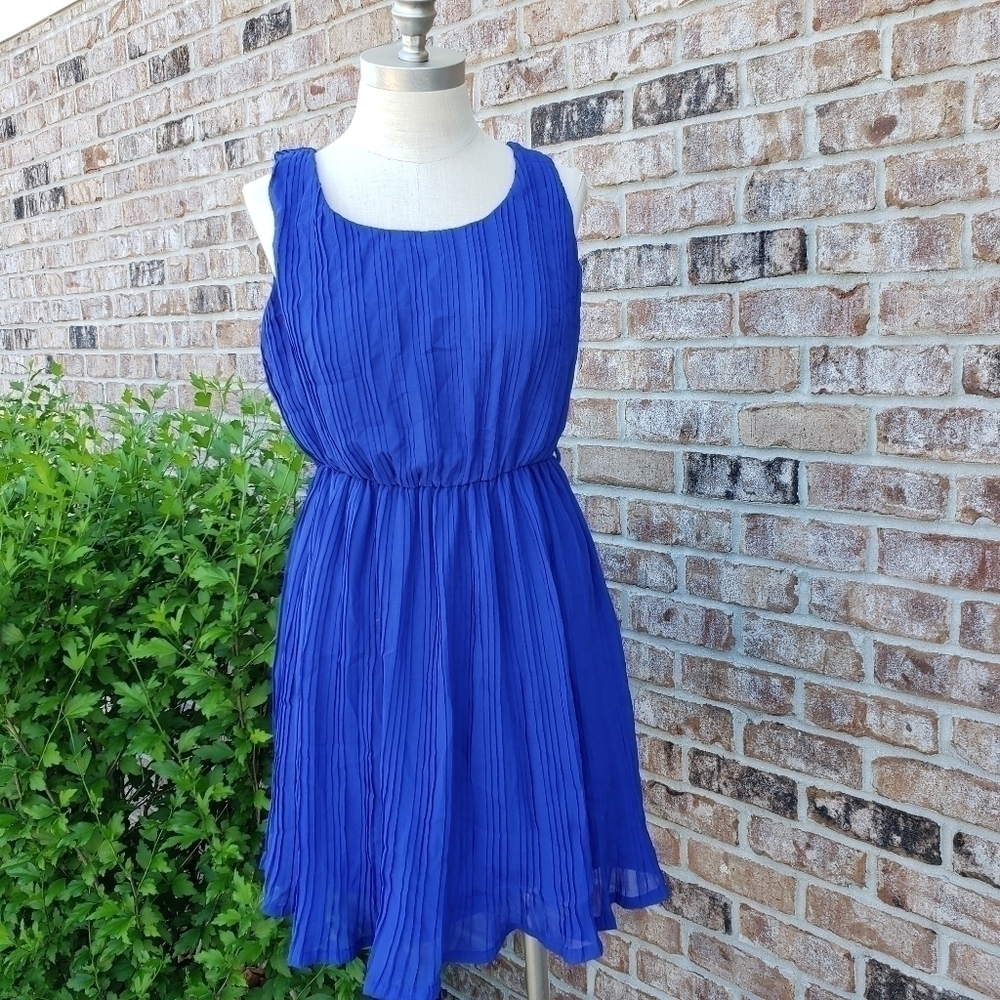 Forever 21 Pleated Sleeveless Blue Dress Size M